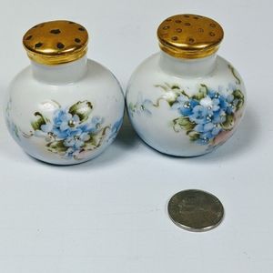 ADORABLE BAVARIAN Porcelain Salt Pepper Shakers